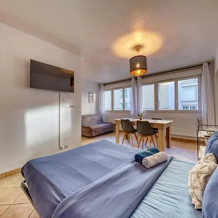 Le Nuage De La Gare - Private Parking Apartman