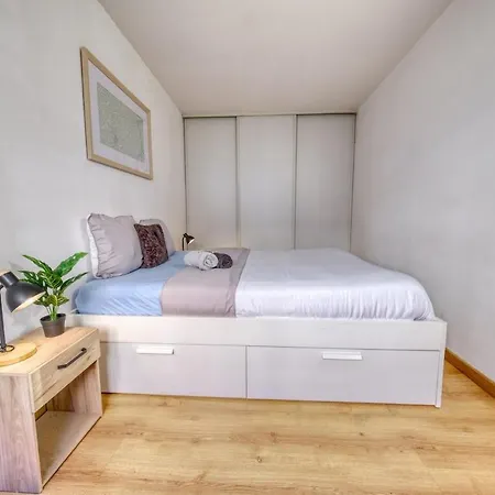 Le Nuage De La Gare - Private Parking Reims