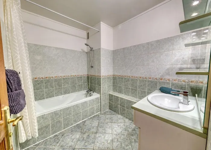 Le Nuage De La Gare - Private Parking * Reims